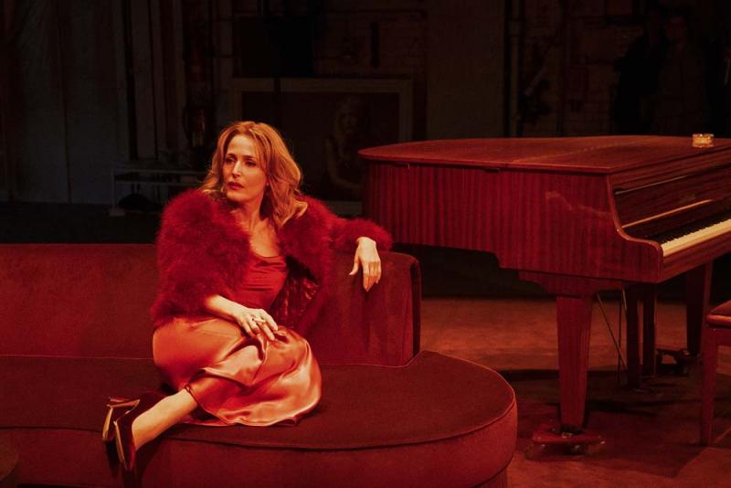 Interview: Gillian Anderson Talks Stage vs Screen, Memorable Roles and A STREETCAR NAMED DESIRE 