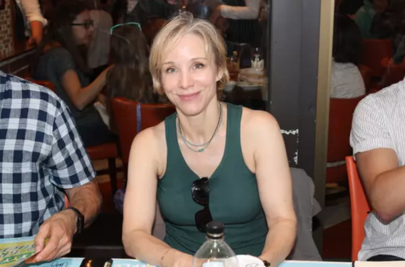 Wake Up With BWW 5/11: Watch BROADWAY DOES MOTHER'S DAY, THE DISNEY FAMILY SINGALONG, and More! Image