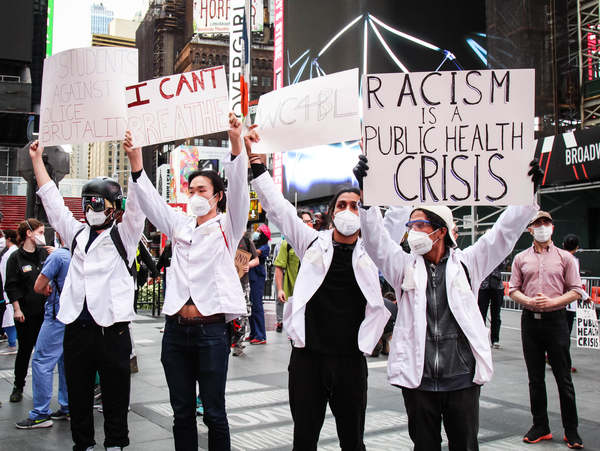 Photo Flash: New Yorkers Take To The Streets For Black Lives Matter Protests Image