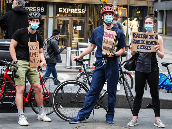 Photo Flash: New Yorkers Take To The Streets For Black Lives Matter Protests Image
