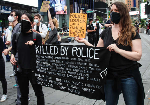 Photo Flash: New Yorkers Take To The Streets For Black Lives Matter Protests Image