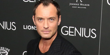 Jude Law In Talks to Join Live Action PETER PAN As Captain Hook Photo