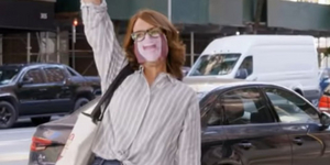 Tina Fey Masks Up for A Special 30 ROCK Reunion on NBC Video