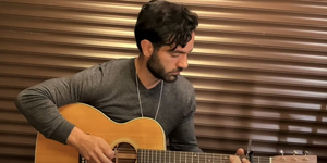 Ramin Karimloo Sings an Acoustic Rendition of 'Amazing Grace' Video