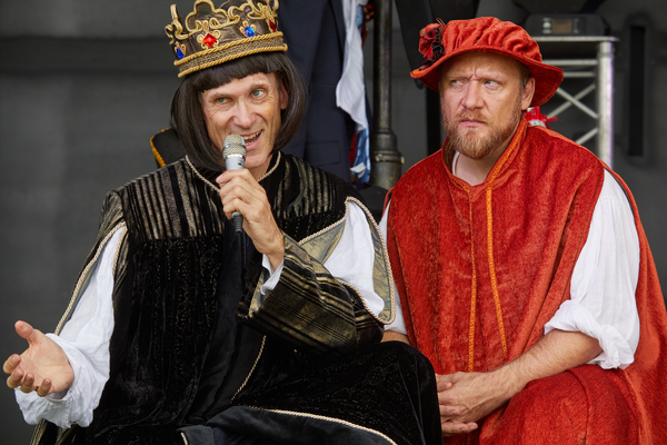 Photo Flash: HORRIBLE HISTORIES: BARMY BRITAIN Opens at Henley's Car Park Party Image