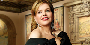 BWW Review: Fleming Continues to Surprise in Met Stars Live in Concert at Washington's Dumbarton Oaks, August 1