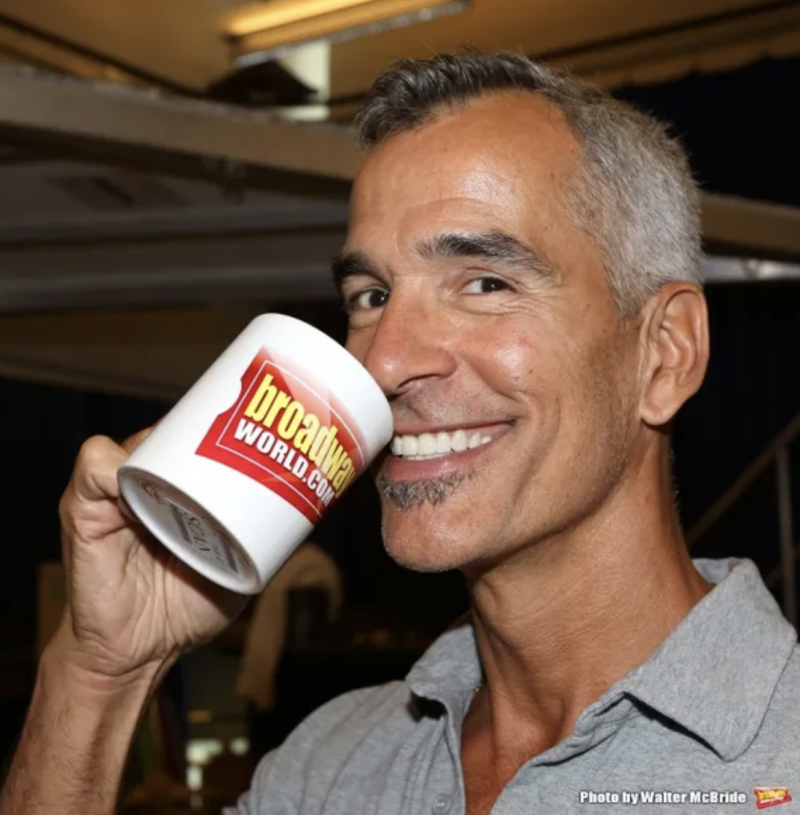 Wake Up With BWW 8/26: Equity Signs Off On Three Indoor Productions, and More! Image