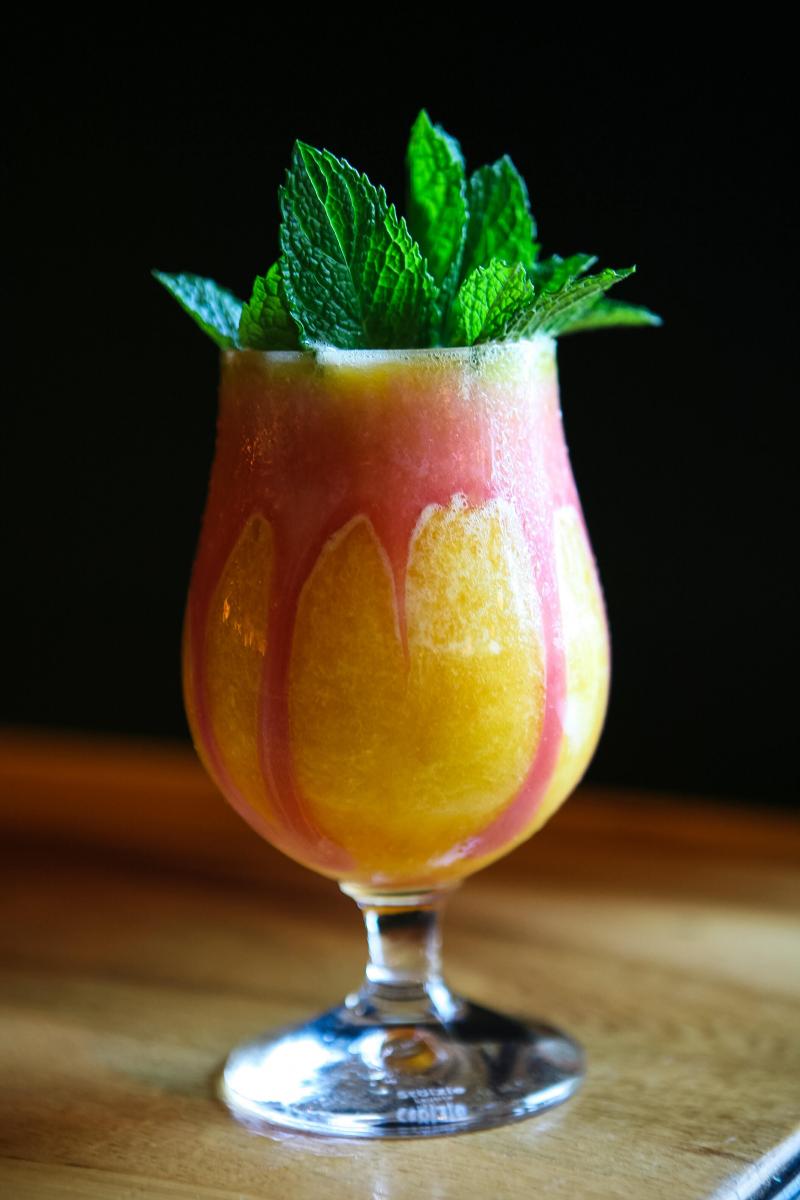 REFRESHING COCKTAIL RECIPES-Cheers to the Labor Day Weekend  Image