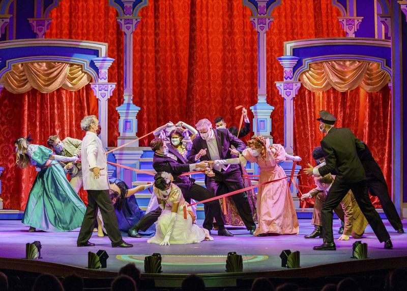 Review: Put on Your Sunday Masks: The Garden's HELLO, DOLLY! Reminds Us There's a World Out There 