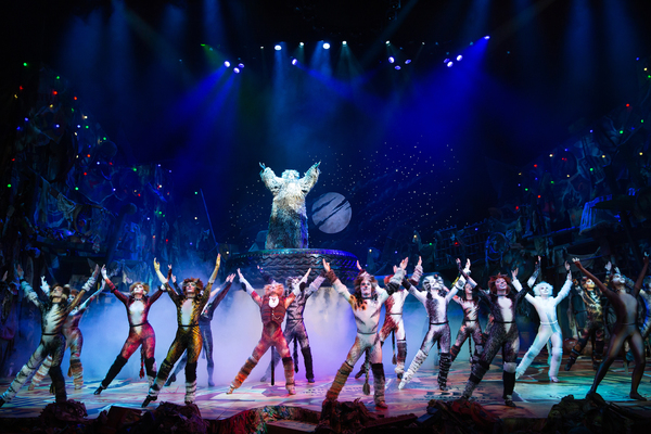 Photo Flash: Get a First Look at CATS in South Korea, Starring Joanna Ampil Image