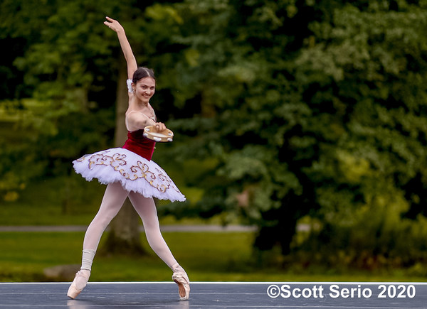 BWW Previews: INAUGURAL FALL GATHERING OF DANCE at Red Rose Farm Image