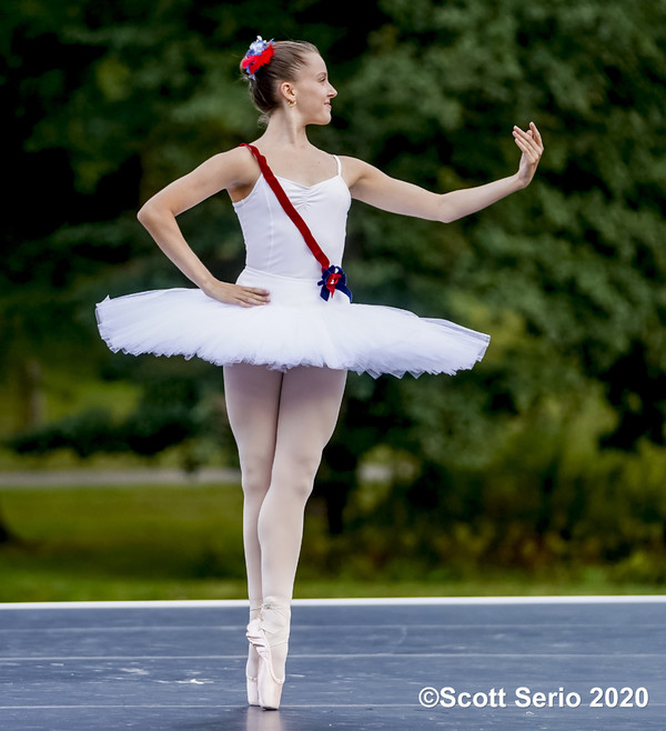 BWW Previews: INAUGURAL FALL GATHERING OF DANCE at Red Rose Farm Image