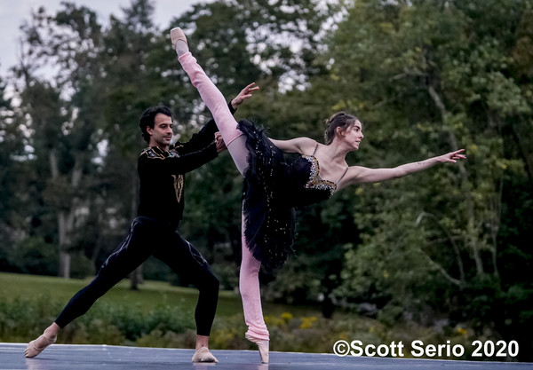 BWW Previews: INAUGURAL FALL GATHERING OF DANCE at Red Rose Farm Image