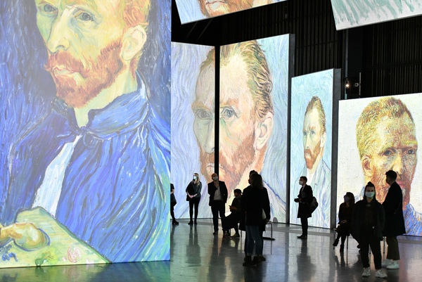 Photo Flash: VAN GOGH ALIVE Has UK Premiere at Birmingham Hippodrome Image