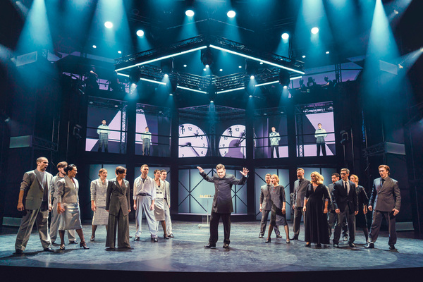 Photos/Video: First Look at the Russian Premiere of CHESS The Musical Image