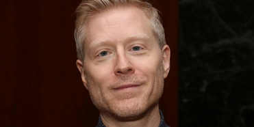 VIDEO: On This Day, October 26- Happy Birthday, Anthony Rapp Photo