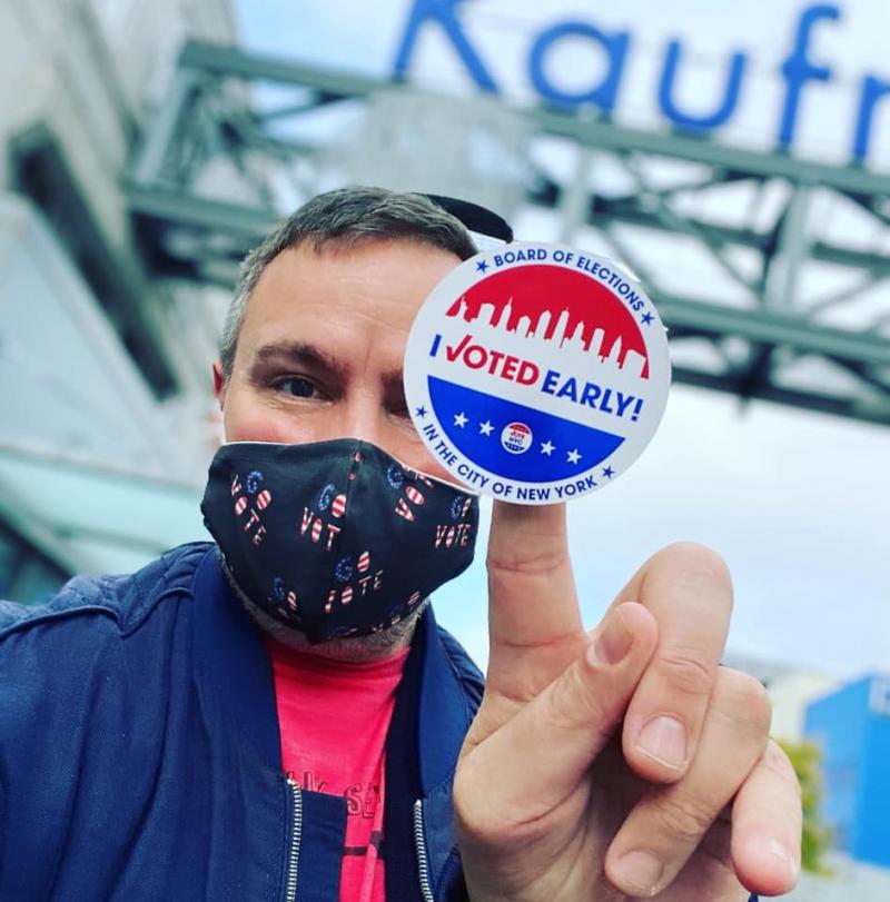 Feature: Cabaret and Concert Artists Flock To Polls For Early Voting Image