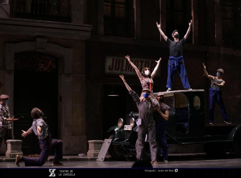 Ruth Iniesta, Sylvia Parejo y Ángel Ruiz en LA DEL MANOJO DE ROSAS en el Teatro de la Zarzuela  Image