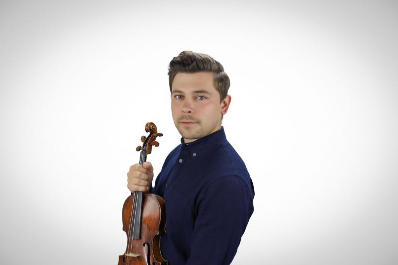 Interview: Edmund Bagnell Debuts Solo Album CHRISTMAS AT HOME Image