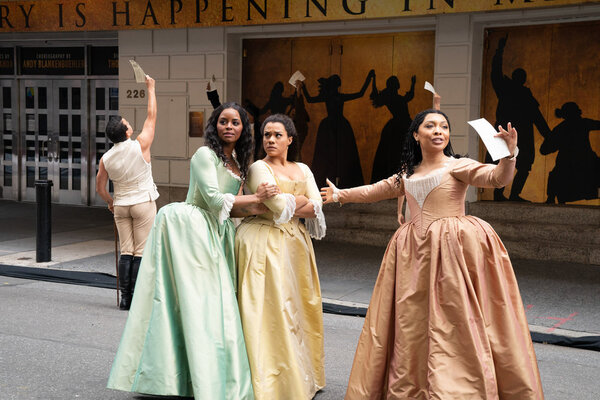 Photo Flash: The Casts of JAGGED LITTLE PILL, HAMILTON, MEAN GIRLS, and AIN'T TOO PROUD Perform at the MACY'S THANKSGIVING DAY PARADE Image