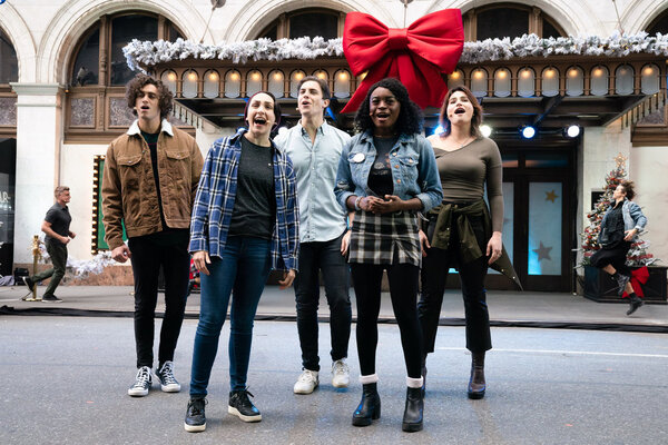 Photo Flash: The Casts of JAGGED LITTLE PILL, HAMILTON, MEAN GIRLS, and AIN'T TOO PROUD Perform at the MACY'S THANKSGIVING DAY PARADE Image