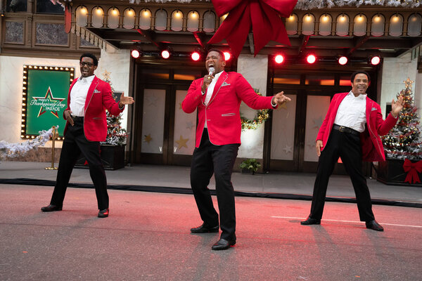 Photo Flash: The Casts of JAGGED LITTLE PILL, HAMILTON, MEAN GIRLS, and AIN'T TOO PROUD Perform at the MACY'S THANKSGIVING DAY PARADE Image