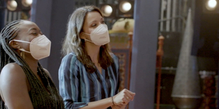 VIDEO: Watch FROZEN, THE LION KING & ALADDIN Casts Reunite Onstage for the Disney Holiday Photo