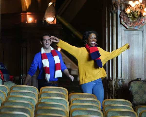 Photo Flash: First Look at Reunited Disney Casts in The Disney Holiday Singalong! Image