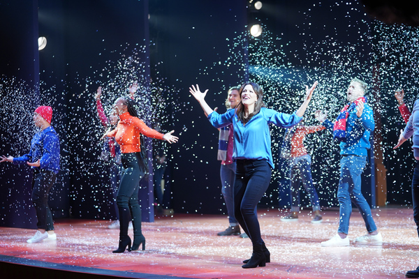 Photo Flash: First Look at Reunited Disney Casts in The Disney Holiday Singalong! 