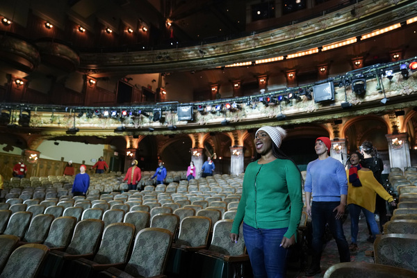 Photo Flash: First Look at Reunited Disney Casts in The Disney Holiday Singalong! Image