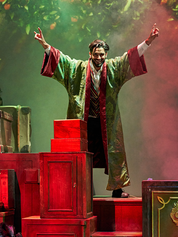 Photo Flash: First Look at A CHRISTMAS CAROL at the Bridge Theatre Image