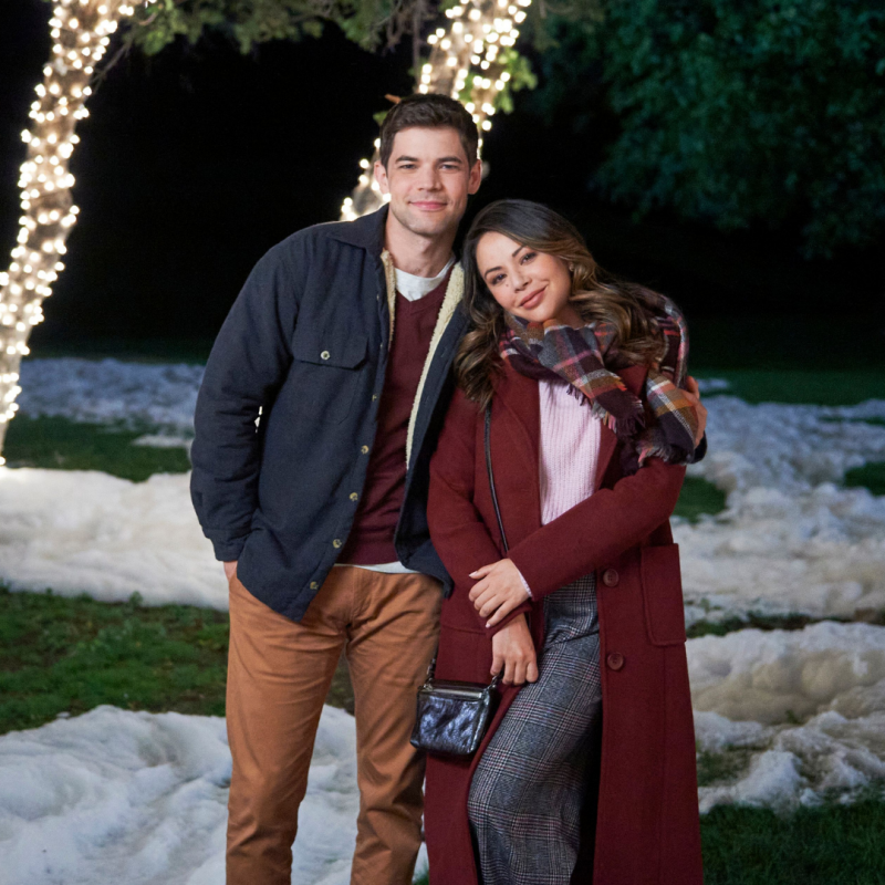 What's Streaming? - BroadwayWorld's Definitive Guide for the Holidays Image