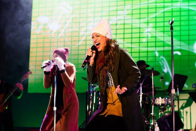 Review: UNWRAPPED: AN ORIGINAL CHRISTMAS REVUE Creates Hopeful Magic at The Phoenix Theatre Company Image