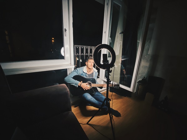 Photo Flash: Go Behind the Screens of RENT on Smule Image