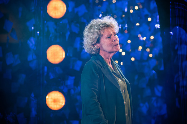 Photo Flash: First Look at Imelda Staunton, Minnie Driver and More in Donmar Warehouse's LOOKING A LOT LIKE CHRISTMAS 