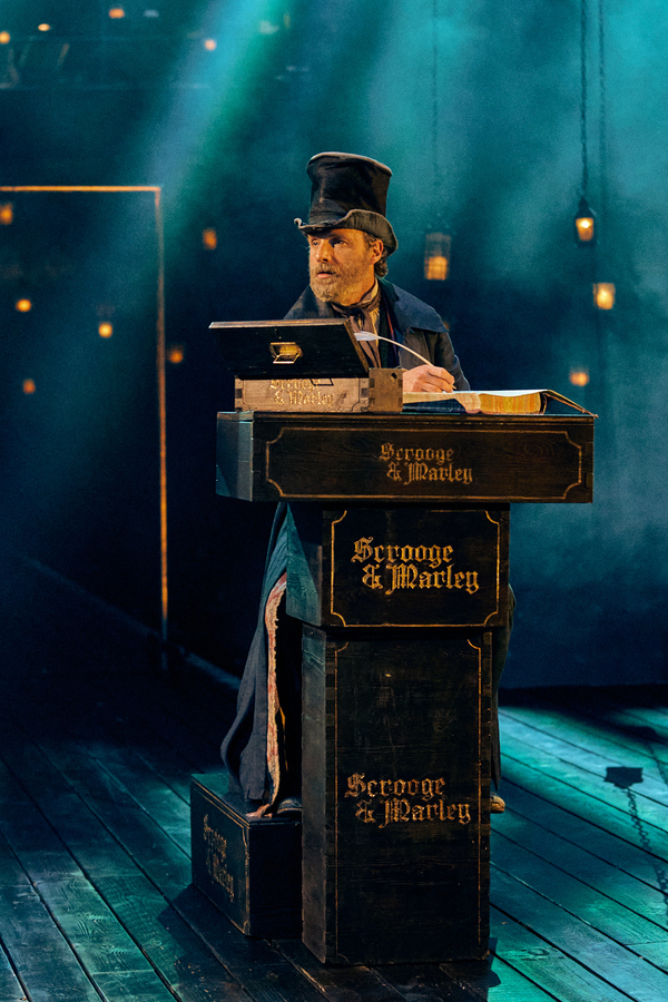 Photo Flash: Check Out Production Shots of Old Vic: In Camera A CHRISTMAS CAROL Starring Andrew Lincoln 