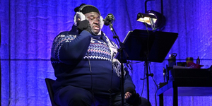 BWW Review: A CHRISTMAS CAROL: THE LIVE RADIO PLAY at Alliance Theatre Photo