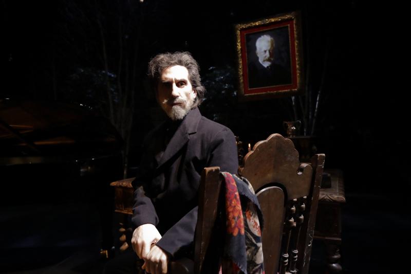 Interview: Hershey Felder of HERSHEY FELDER TCHAIKOVSKY at TheatreWorks Silicon Valley Embodies the Iconic Composer of 'The Nutcracker' Image