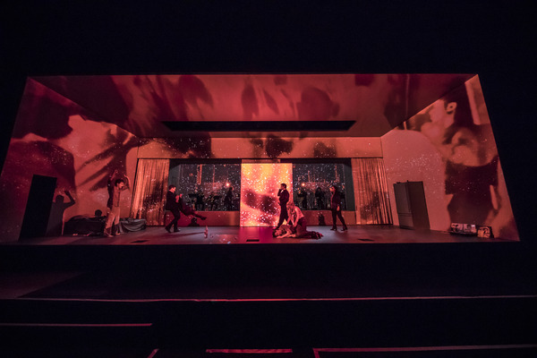 BWW Flashback: Relive David Bowie's Musical Masterpiece, LAZARUS Image