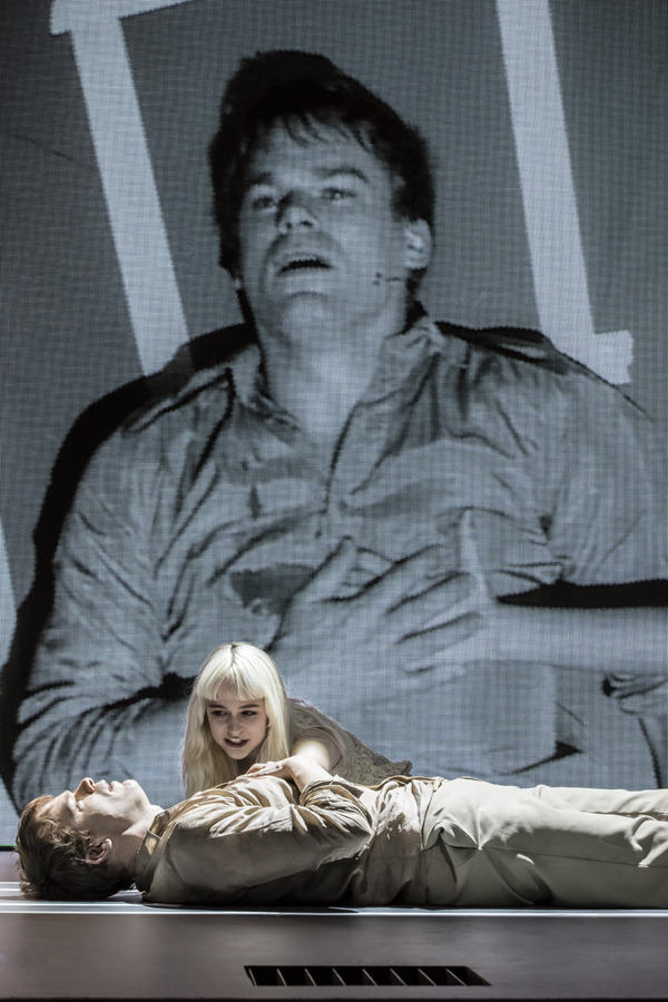 Michael C Hall, Sophia Anne Caruso Photo