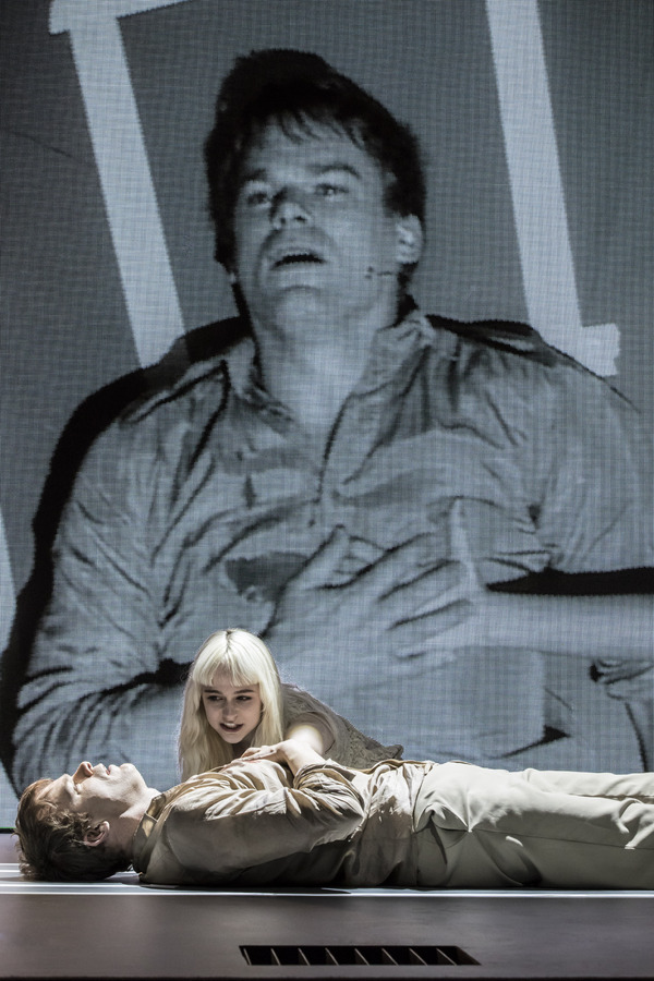 BWW Flashback: Relive David Bowie's Musical Masterpiece, LAZARUS Image