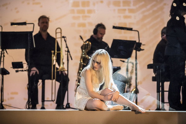 BWW Flashback: Relive David Bowie's Musical Masterpiece, LAZARUS Image