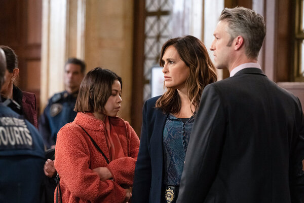 Photo Flash: Get a First Look at Eva Noblezada and Alex Brightman on LAW & ORDER: SVU Image