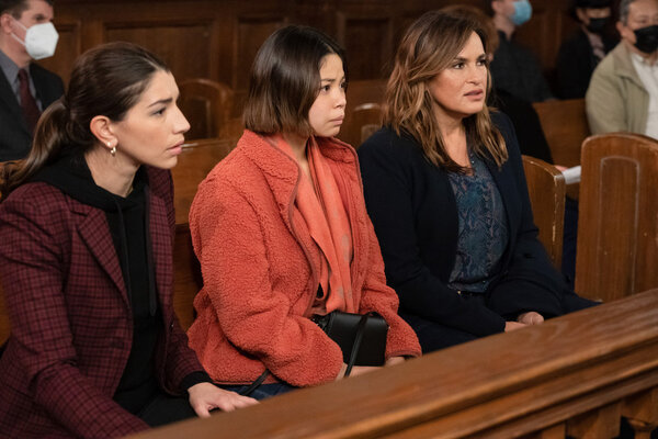 Photo Flash: Get a First Look at Eva Noblezada and Alex Brightman on LAW & ORDER: SVU Image