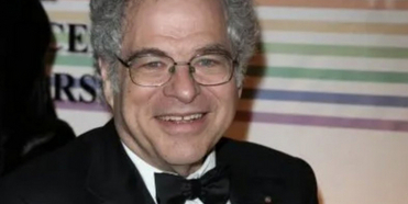 Itzhak Perlman Chats With Stanford Symphony Orchestra Students Via Video Chat Photo