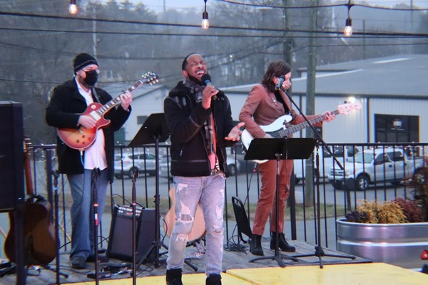 Photo Flash: Inside Aurora Theatre's LOVE MIX: A VALENTINE'S CABARET Image