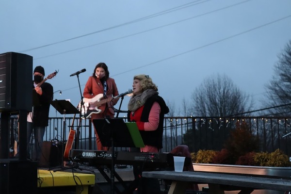 Photo Flash: Inside Aurora Theatre's LOVE MIX: A VALENTINE'S CABARET Image