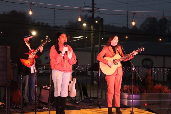 Photo Flash: Inside Aurora Theatre's LOVE MIX: A VALENTINE'S CABARET Image