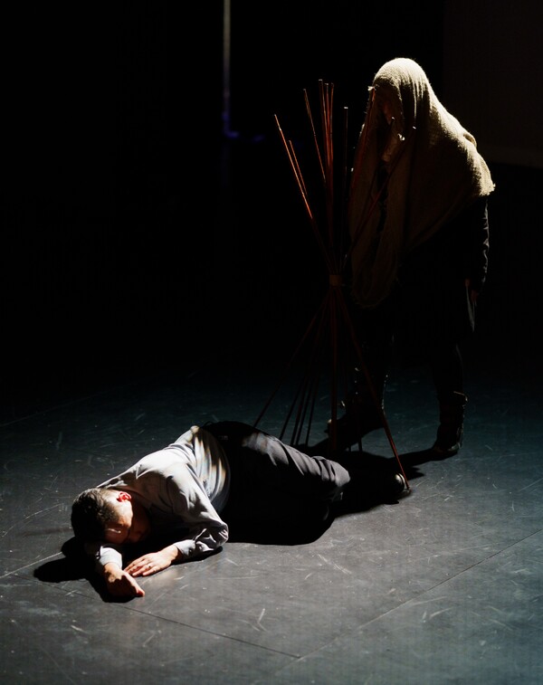 Edwin Castillo (Macbeth), Emel Ertugrul (Witch)
Photo: Paul Costen Photo