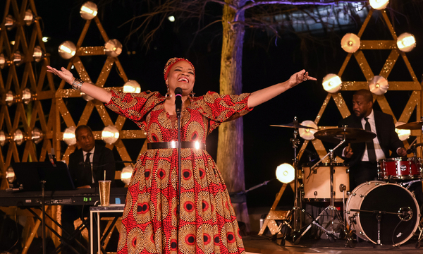 Photo Flash: Lyric Theatre Presents DENISE LEE: PRESSURE MAKES DIAMONDS Image